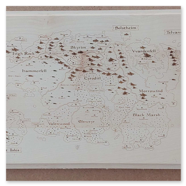 Mitte Lasergravur Fantasykarte auf Ahorn